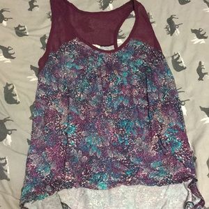 M purple tank top with feather design